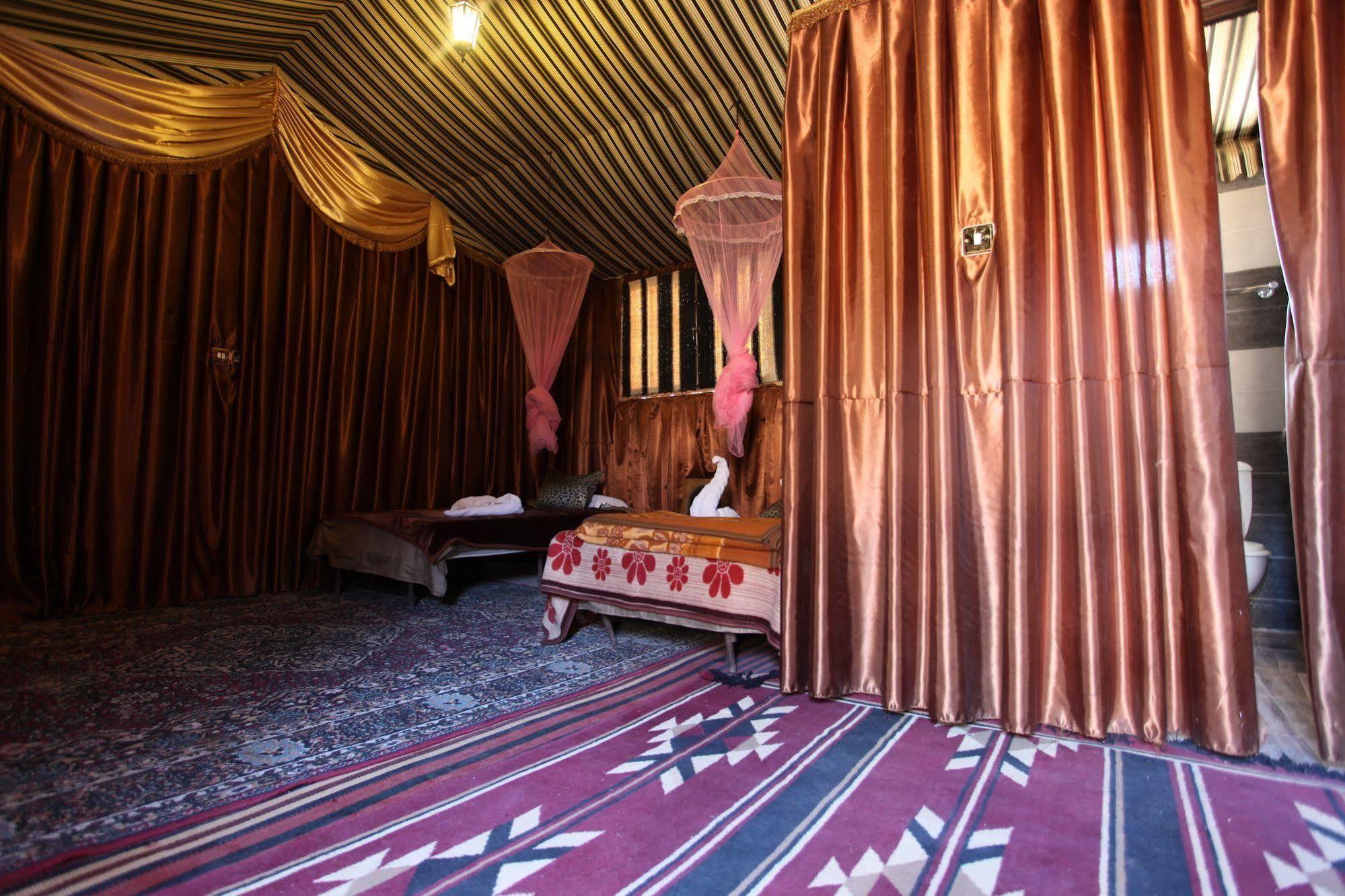 Captain'S Desert Camp Wadi Rum Exteriör bild